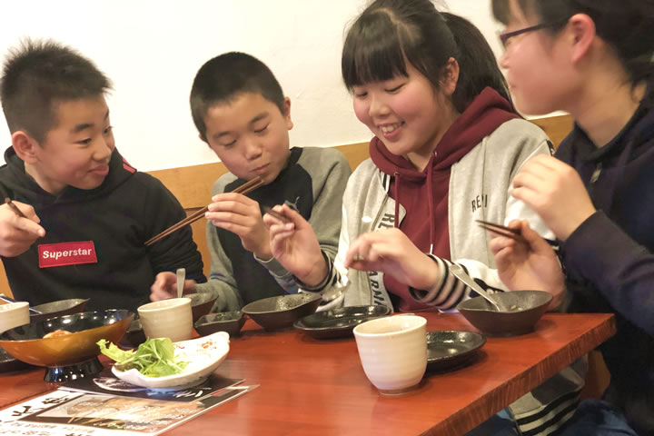 サーモン贅沢丼