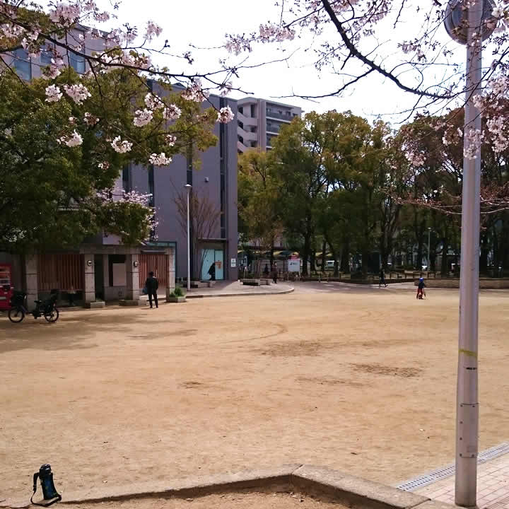 うまいde池田　池田駅前公園