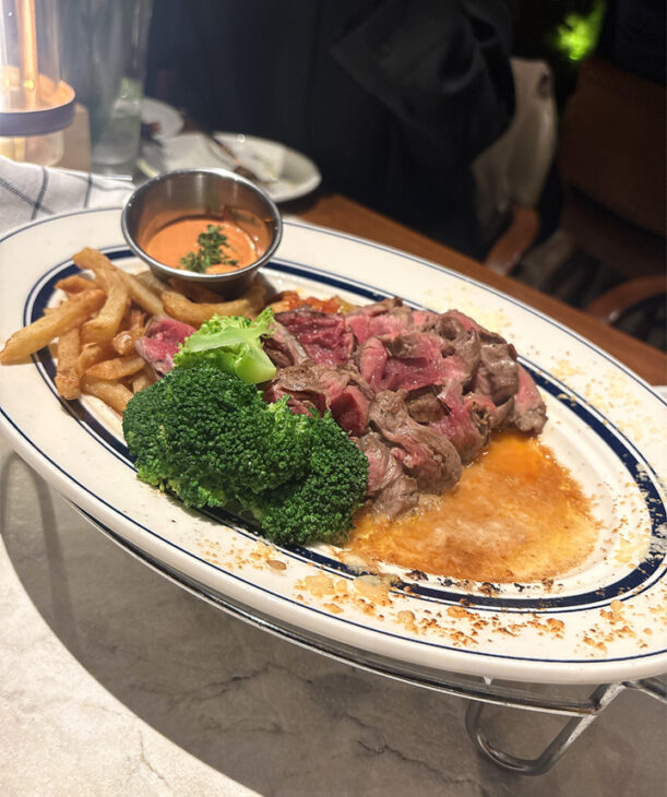メインのステーキ